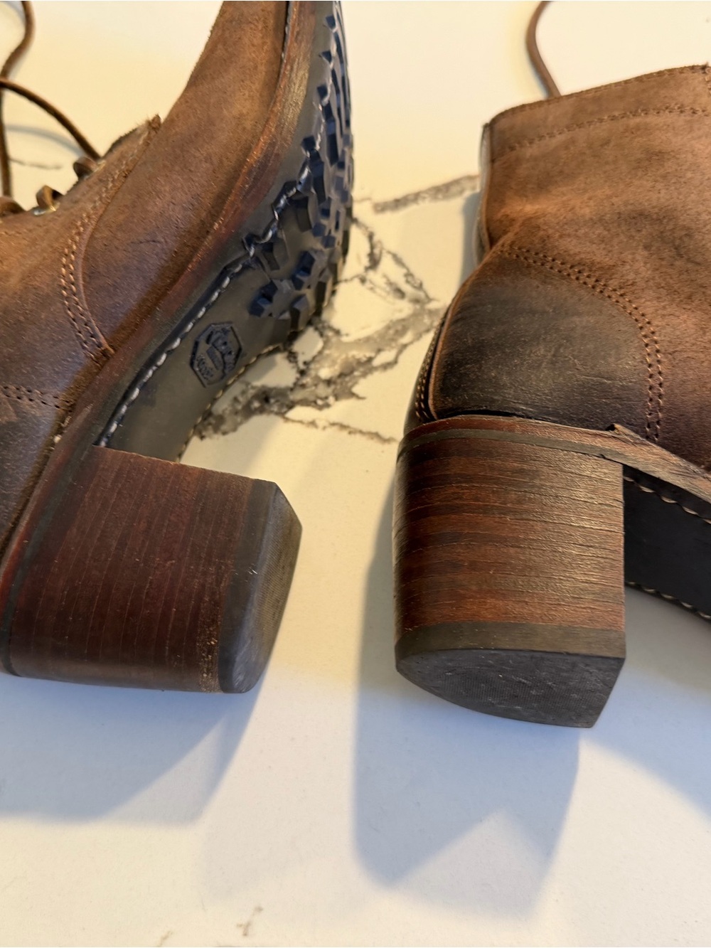 FRYE Sabrina Made in USA  Brown Suede Lace-Up Women's Ankle Boots ~ size 6 - Picture 6 of 7